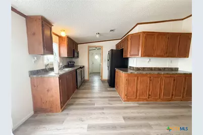 801 E Mesquite Lane, Victoria, TX 77901 - Photo 8