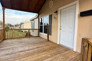 801 E Mesquite Ln, Victoria, TX 77901 - Photo 4