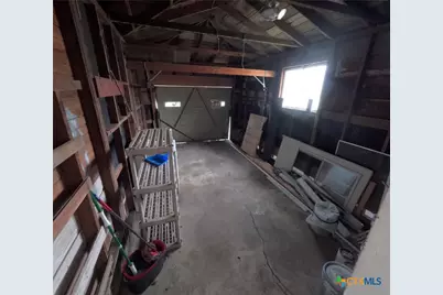 218 N 4th, Ganado, TX 77962 - Photo 4