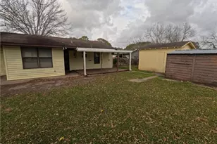 103 Pleasure Dr, Ganado, TX 77962 - Photo 22