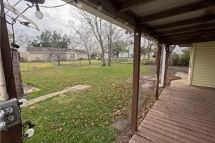 103 Pleasure Dr, Ganado, TX 77962 - Photo 24