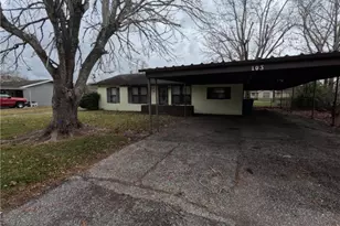 103 Pleasure Dr, Ganado, TX 77962 - Photo 2