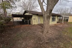 103 Pleasure Dr, Ganado, TX 77962 - Photo 20