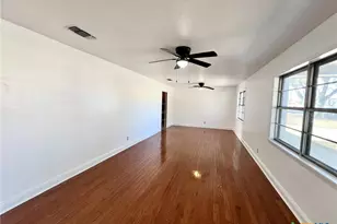 105 E Upshaw Ave, Temple, TX 76501 - Photo 8