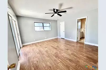 105 E Upshaw Avenue, Temple, TX 76501 - Photo 10