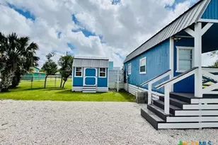 1303 W Adams Ave, Port O'Connor, TX 77982 - Photo 10