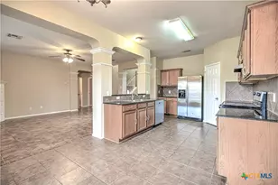 209 Crowfoot Dr, Harker Heights, TX 76548 - Photo 10