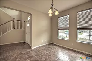 209 Crowfoot Dr, Harker Heights, TX 76548 - Photo 4