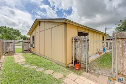 2812 Curlew Street, Victoria, TX 77901 - Photo 36