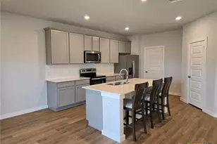 2408 Ayers Dr, Seguin, TX 78155 - Photo 4