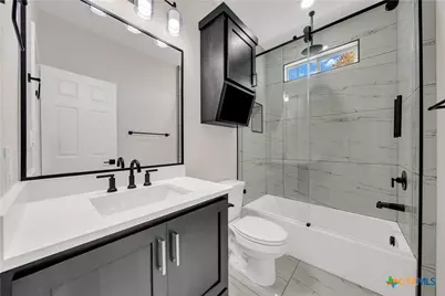 816 County Road #6723, Natalia, TX 78059 - Photo 16