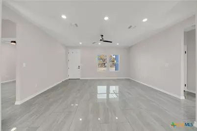 816 County Road #6723, Natalia, TX 78059 - Photo 4