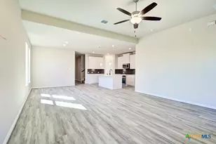 1822 Pining St, New Braunfels, TX 78132 - Photo 6