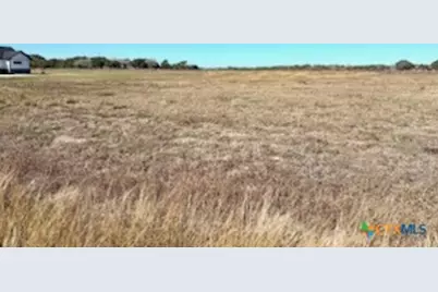 1040 Sendera Loop, Victoria, TX 77904 - Photo 10