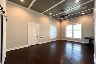 111 N 5th St, Temple, TX 76501 - Photo 4