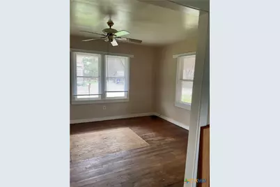 102 Clark Street, Yoakum, TX 77995 - Photo 8