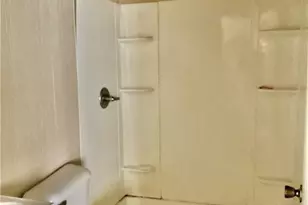 102 Clark St, Yoakum, TX 77995 - Photo 10