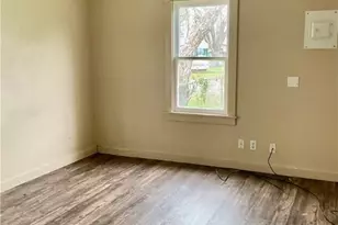 102 Clark St, Yoakum, TX 77995 - Photo 12