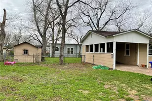 102 Clark St, Yoakum, TX 77995 - Photo 1