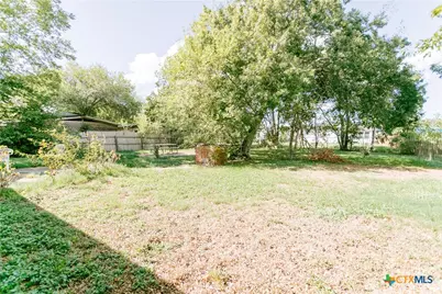 1404 E Warren Avenue, Victoria, TX 77901 - Photo 16