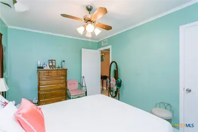 1404 E Warren Avenue, Victoria, TX 77901 - Photo 14