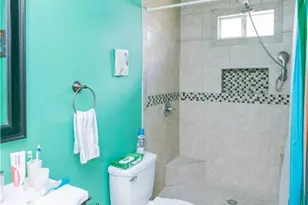 1404 E Warren Ave, Victoria, TX 77901 - Photo 10