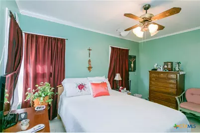 1404 E Warren Avenue, Victoria, TX 77901 - Photo 12