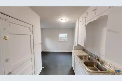 1114 S 2nd Street, Temple, TX 76504 - Photo 8