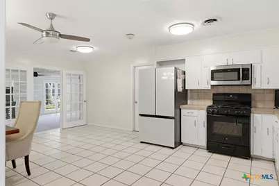 803 Hybiscus Lane, Victoria, TX 77904 - Photo 2