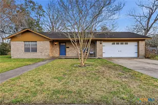 803 Hybiscus Ln, Victoria, TX 77904 - Photo 1
