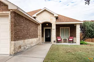 214 Windwood Ln, Victoria, TX 77904 - Photo 2