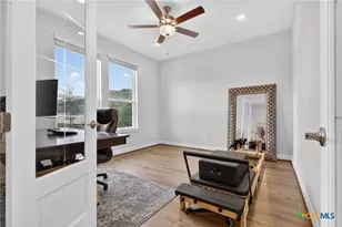 746 Hidden View St, New Braunfels, TX 78130 - Photo 4