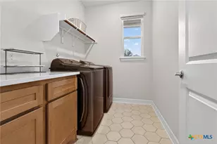 746 Hidden View St, New Braunfels, TX 78130 - Photo 4