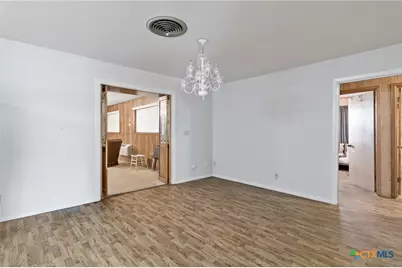 507 Suzanne Street, Edna, TX 77957 - Photo 8