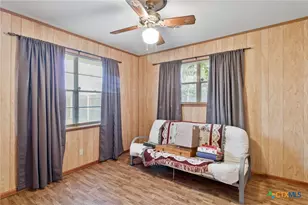 507 Suzanne St, Edna, TX 77957 - Photo 12