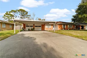 507 Suzanne St, Edna, TX 77957 - Photo 2