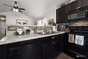 2204 Darst Dr, Seguin, TX 78155 - Photo 16