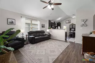 2204 Darst Dr, Seguin, TX 78155 - Photo 4