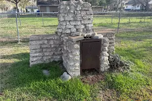 209 Rose St, Yoakum, TX 77995 - Photo 14