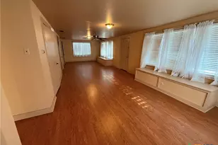 209 Rose St, Yoakum, TX 77995 - Photo 10