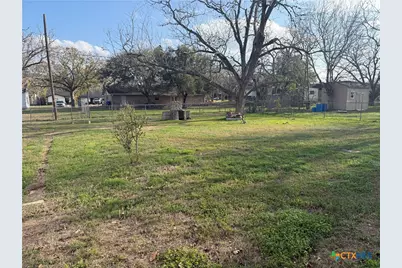 209 Rose St., Yoakum, TX 77995 - Photo 12