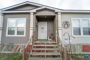 205 Berkshire Dr, Victoria, TX 77905 - Photo 2