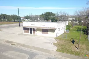 2004 E North St, Victoria, TX 77901 - Photo 1