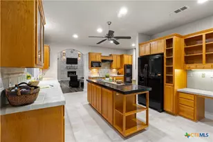 400 Indian Hills Rd, Gatesville, TX 76528 - Photo 4