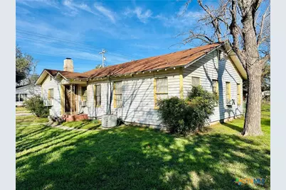 904 Bismark Street, Seguin, TX 78155 - Photo 2