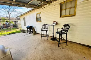 904 Bismark St, Seguin, TX 78155 - Photo 6