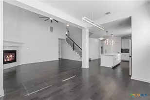 619 Hidden View St, New Braunfels, TX 78130 - Photo 6