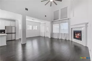 619 Hidden View St, New Braunfels, TX 78130 - Photo 10