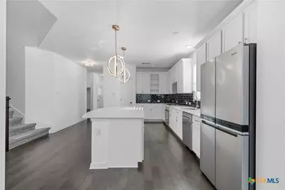 619 Hidden View Street, New Braunfels, TX 78130 - Photo 4