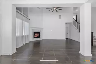 619 Hidden View St, New Braunfels, TX 78130 - Photo 4